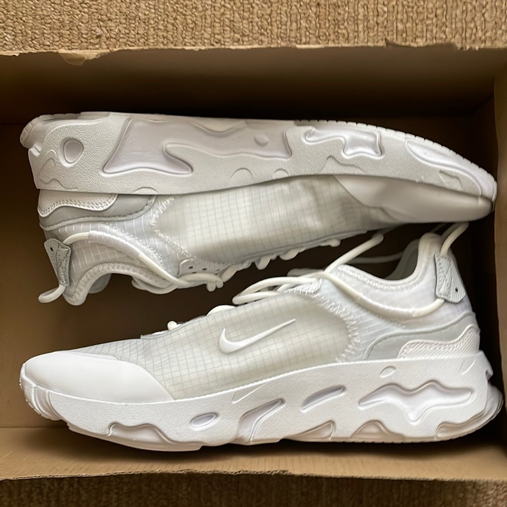 NIKE REACT LIVE 'WHITE' BRAND NEW